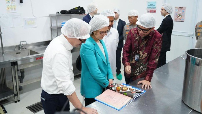 Kali ini Dapur MBG Polri Curi Perhatian Delegasi Prancis